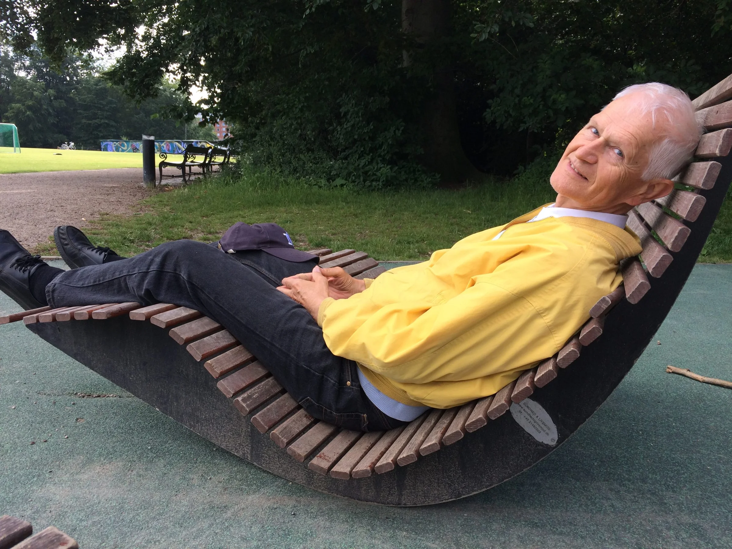 Ole Therkelsen slapper i Fælledparken, 2100 København Ø