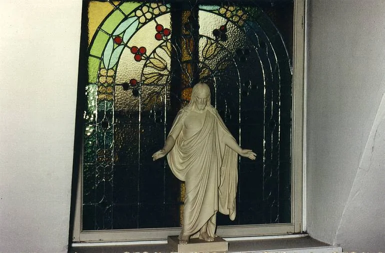 Bertel Thorvaldsen - Kristus-figur hos Martinus på Martinus Institut, Mariendalsvej 94-96, Frederiksberg. www.martinus.dk Kristus-figur i opgang til Martinus' lejlighed på Mariendalsvej 94. Nu er Martinus' Mindestuer et museum, så man kan se hvordan Martinus boede