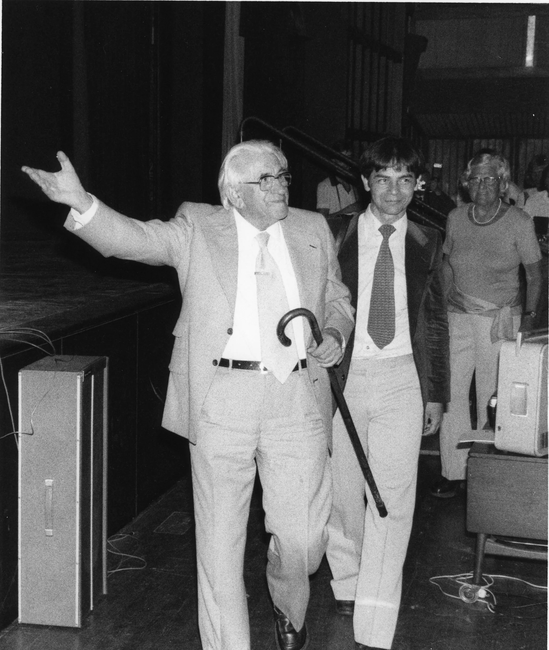 Martinus afsked den 09.08.1980 med 1.200 interesserede i Falkoner Center. Martinus, Mischa Lim og Inge Sørensen. kristendom