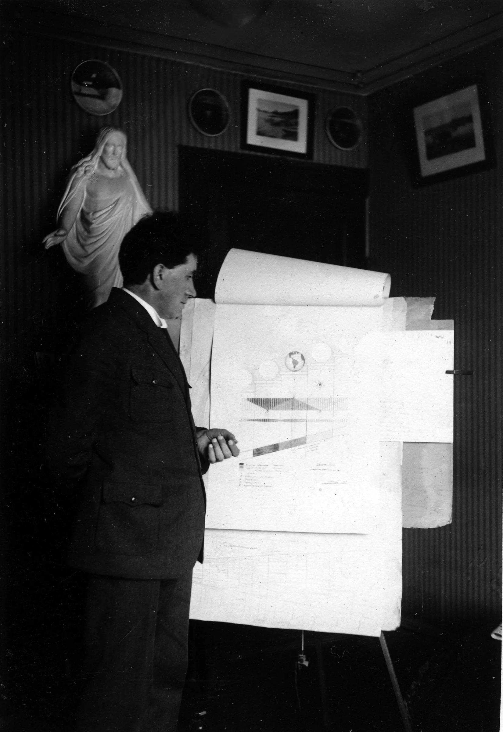Martinus forklarer symbol nr. 86, Menneskets udviklingsanalyse. Jordklodens udviklingstrin Symbol nr. 86, Menneskets udviklingsanalyse. Jordklodens udviklingstrin, er forklaret iaf Martinus i DEV6, Det Evige Verdensbillede, bog 6